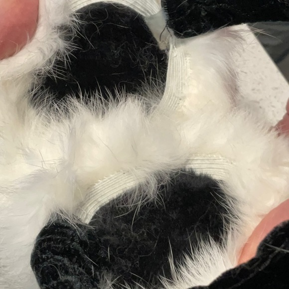 Real Fur Earmuffs, Jones New York - Picture 5 of 8